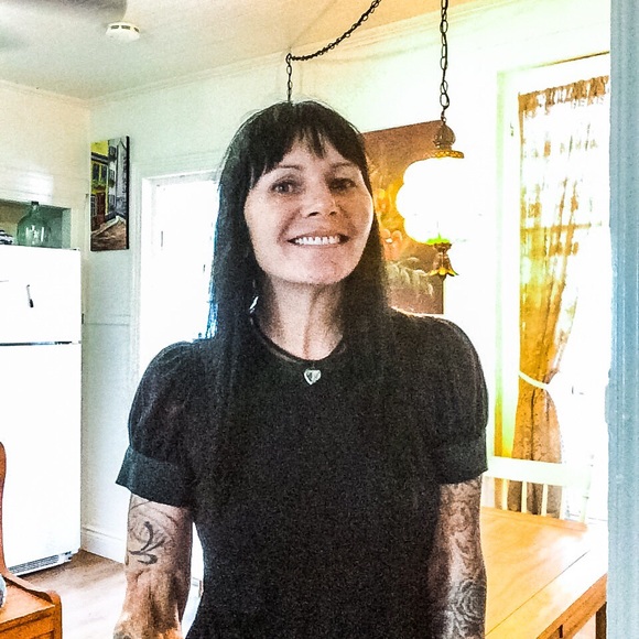 Meet your Posher, Gina - Picture 1 of 1